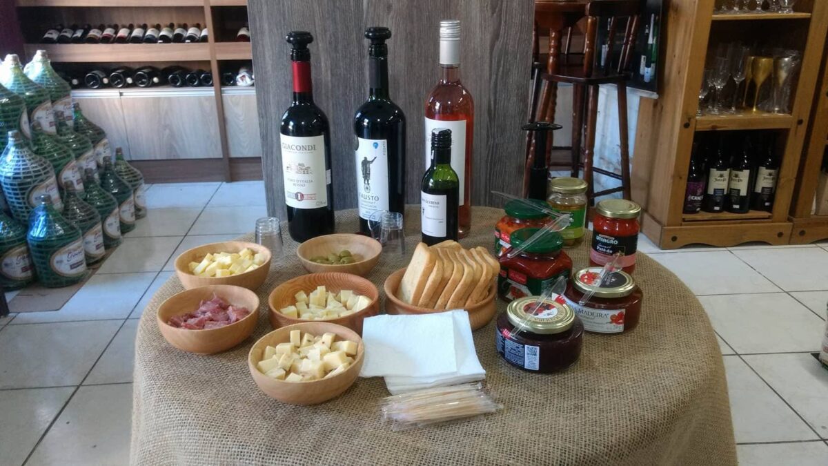 Vinho Scur oferece degustação de produtos coloniais em Osório