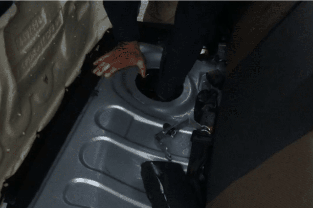 Carga de crack e cocaína é encontrada dentro de tanque de veículo na freeway