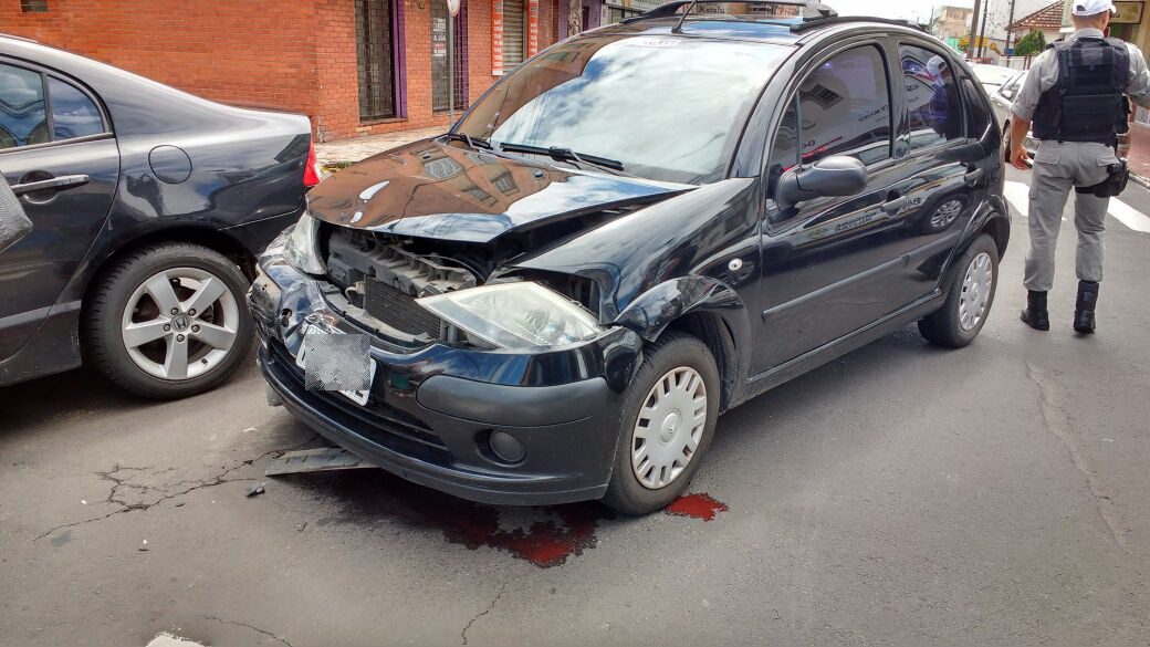Colisão entre dois veículos deixa uma pessoa ferida em Osório