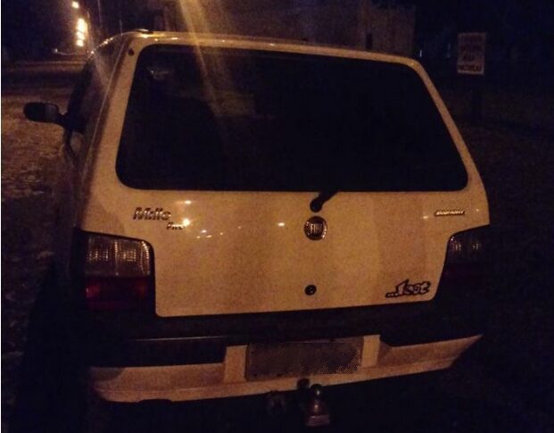Carro roubado durante assalto a residência em Osório é localizado abandonado em Tramandaí
