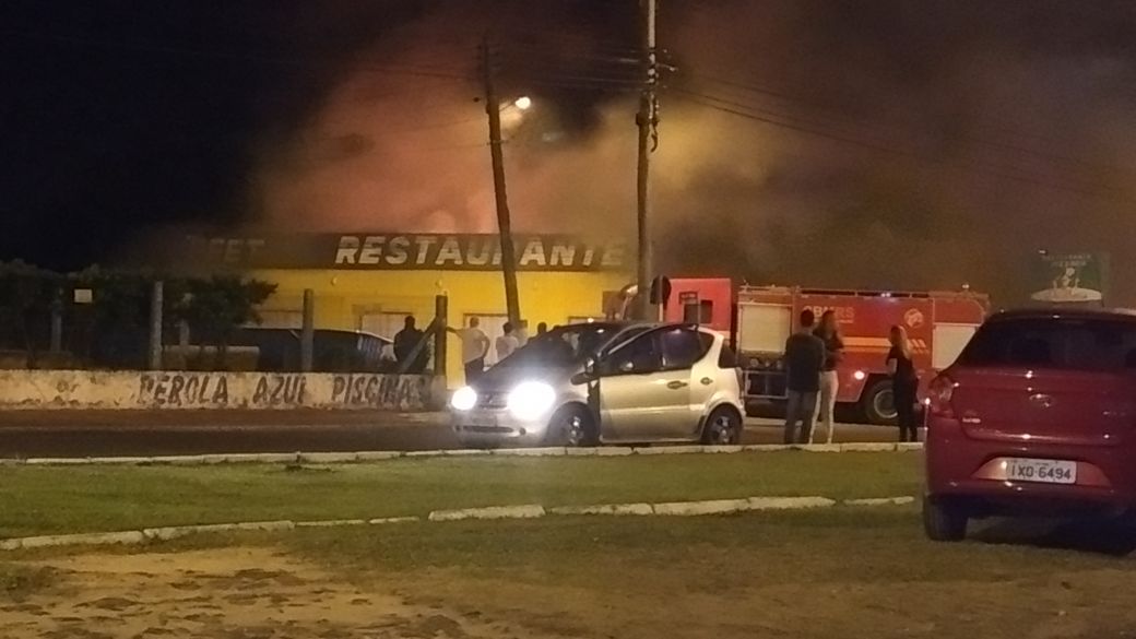 Incêndio atinge restaurante em Imbé