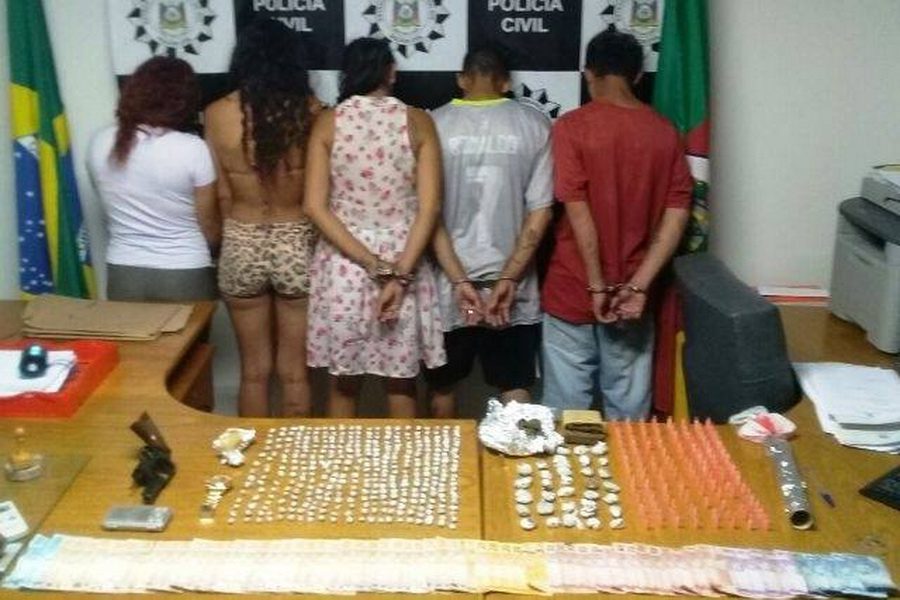 Polícia Civil prende cinco pessoas por tráfico de drogas em Cidreira