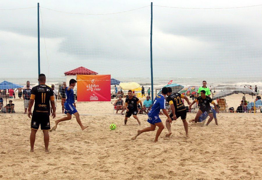 Começou o campeonato Praiano de Beach Soccer em Torres