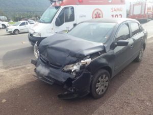 Colisão entre veículos deixa dois feridos em Osório
