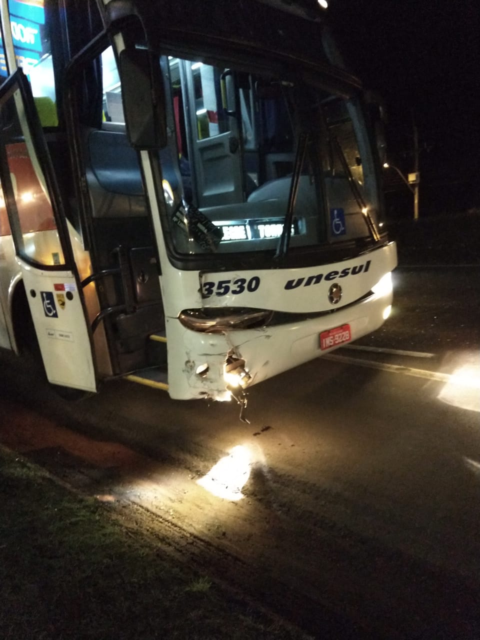 Motorista embriagado se envolve em acidente com ônibus na BR-101 em Osório
