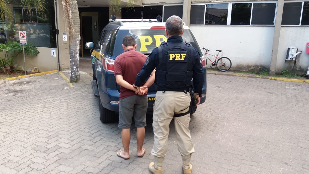 PRF prende homem por receptação de veículo roubado em Osório