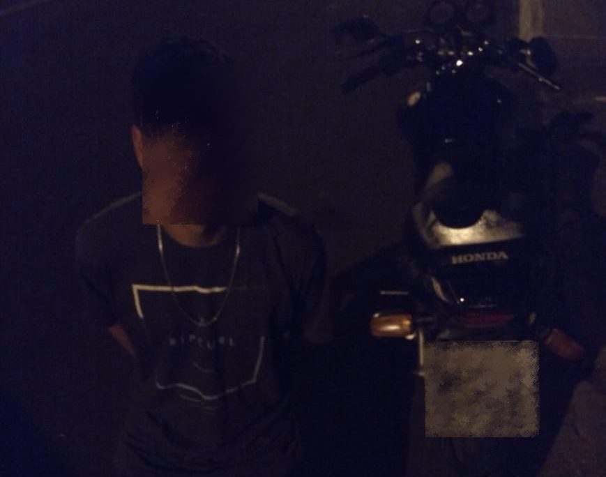 Adolescente é flagrado com moto clonada e roubada em Osório