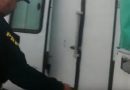 Ambulância transformada em frigorífico para transporte de peixe é flagrada na BR 101 (vídeo)
