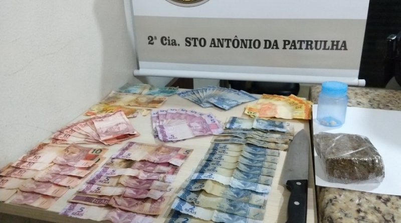 Discussão durante compra de drogas leva BM a prender dois em Santo Antônio
