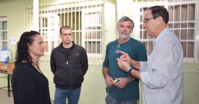 Vereador participa de manifestação por melhorias em escola de Osório