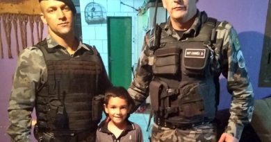 Menino realiza sonho de conhecer policiais militares em Osório