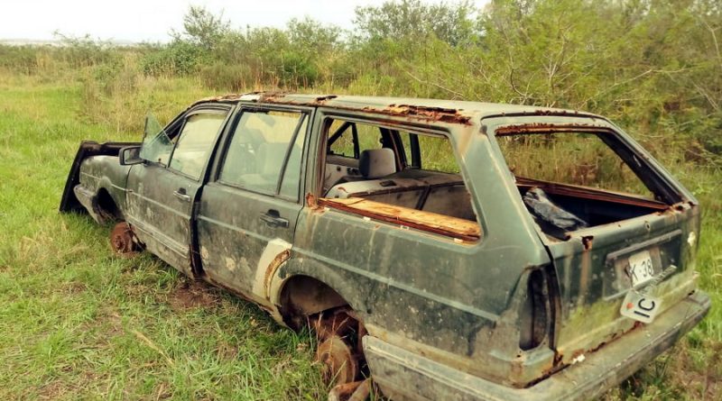 Carro roubado em Tramandaí é encontrado depenado em Osório
