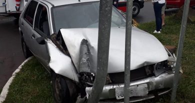 Veículo perde o freio na descida do morro e deixa três feridos em Osório