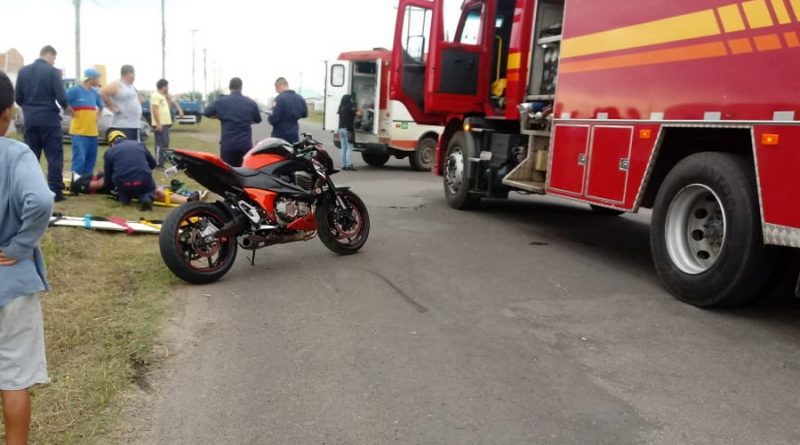 Acidente com moto deixa casal ferido em Tramandaí