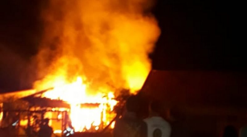 Incêndio destrói residência em Tramandaí
