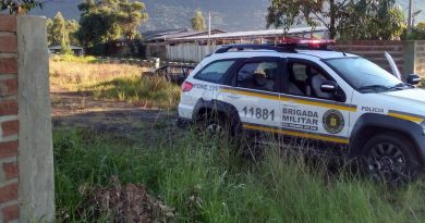 Veículo roubado é encontrado abandonado em Osório
