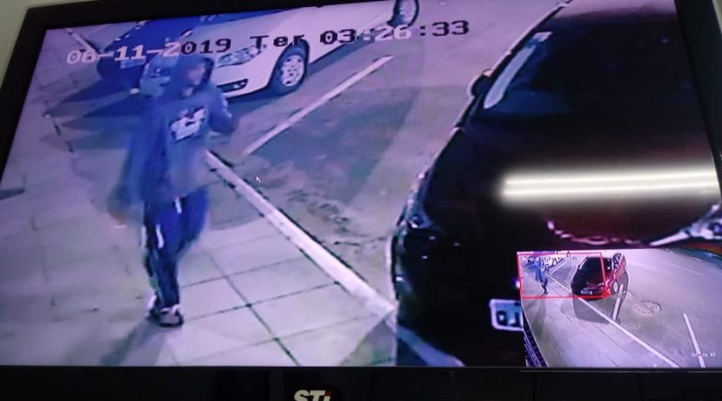 Câmera de vigilância flagra furto de motocicleta no centro de Osório (vídeo)