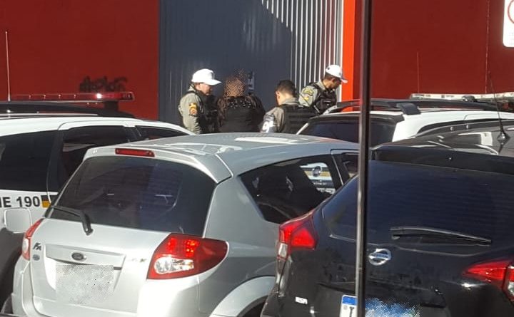 PM de folga prende mulher após furto em loja no centro de Osório