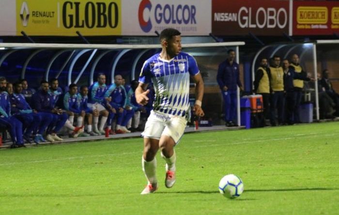 Revelação do Avaí, jovem de Capão da Canoa é atração em jogo contra o Grêmio pelo brasileiro