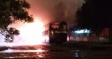Ônibus estacionado pega fogo em Tramandaí