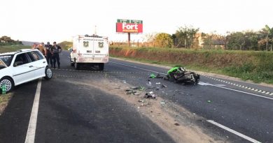 Torrense e mulher morrem em acidente entre carro e motocicleta