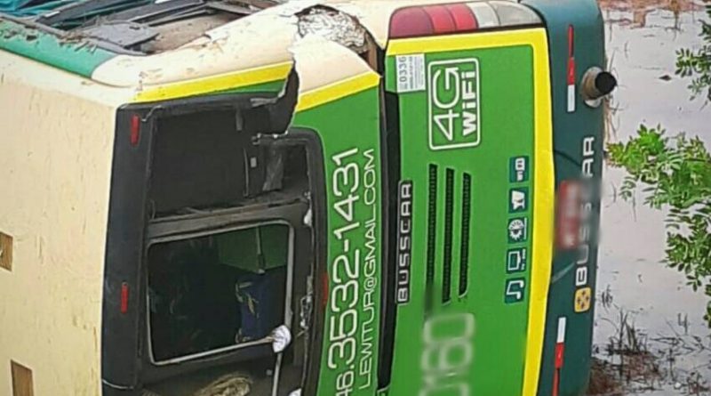 Motorista de Van com placas de Capivari do Sul morre em acidente envolvendo ônibus