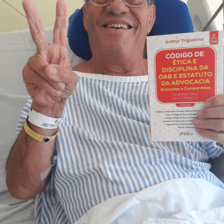 Unicnec Osório: universitário de 80 anos mesmo hospitalizado dá exemplo de dedicação nos estudos