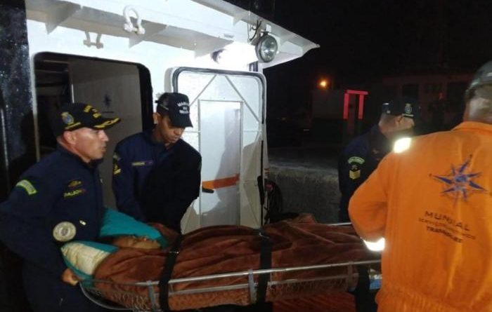 Tripulante das Filipinas toma choque em navio e é resgatado no litoral Norte