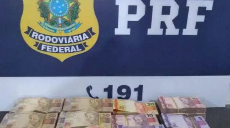 PRF apreende quase 100 mil reais sem procedência na BR-101 em Osório