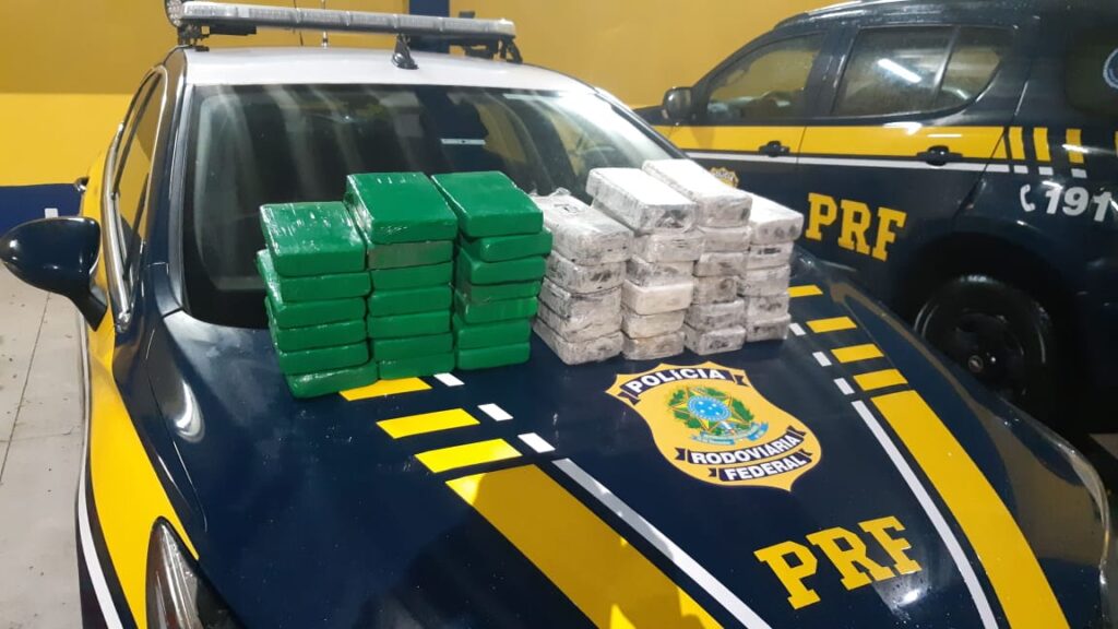 PRF prende casal de traficantes com mais de 63 kg de pasta base de cocaína em Osório