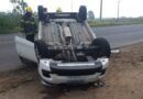 Motorista perde controle de veículo e capota na Estrada do Mar em Osório