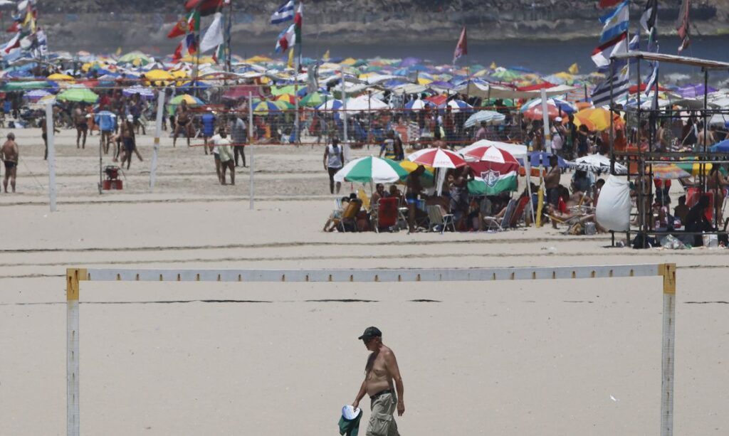 Rio testará marcação de lugar na praia por aplicativo