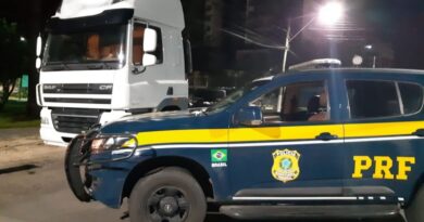 PRF recupera caminhão furtado avaliado em meio milhão de reais na BR-101