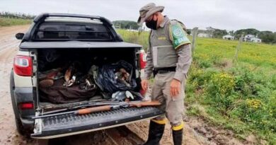 Caçadores são presos em flagrante em Capivari do Sul