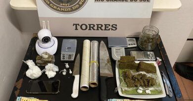 BM prende dupla fazendo “tele-entrega” de drogas em Torres