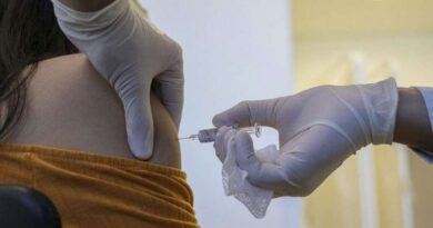 Saúde vai abolir intervalo para vacinação contra covid-19 e gripe