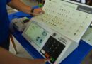 Tribunal Regional Eleitoral faz demonstrações da urna biométrica no fim de semana no Distrito Federal, para familiarizar o eleitor com a urna eletrônica (José Cruz/Agência Brasil)