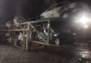 Caminhão com 11 veículos pega fogo em Osório