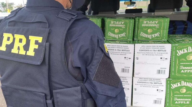 PRF e PRE apreendem carga ilegal de bebidas em Xangri-Lá