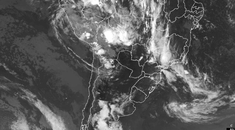 Ciclone subtropical se forma na altura do litoral gaúcho, alerta MetSul