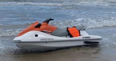 Homem é encontrado morto ao lado de jet-ski na beira mar