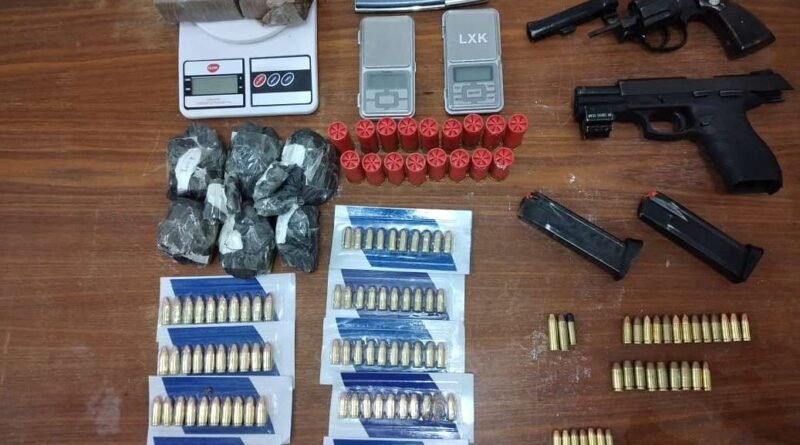 BM prende criminosos com armas e drogas em Mostardas
