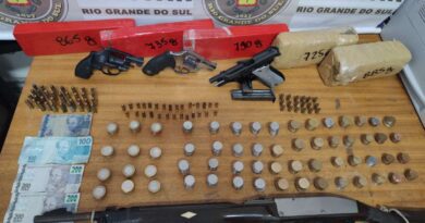 BM apreende armamento, munição e drogas em Balneário Pinhal