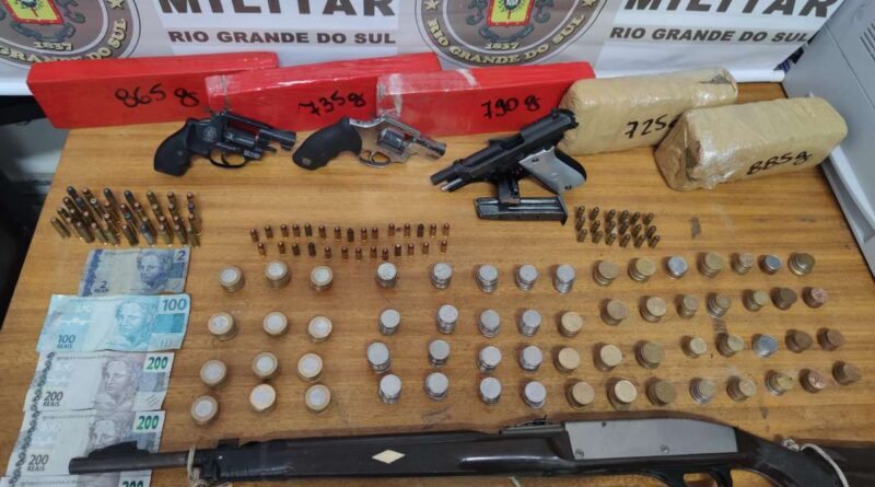 BM apreende armamento, munição e drogas em Balneário Pinhal