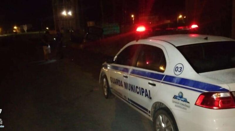Motorista embriagado capota carro em Tramandaí