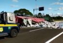 Tombamento de caminhão: liberado trecho da BR-101 em Osório