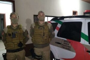 Policial osoriense pula em rio e salva homem vítima de homicídio