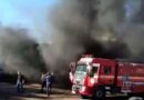 Fogo em oficina consome caminhões em Santo Antônio da Patrulha