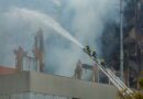Equipes especializadas realizam buscas a bombeiros desaparecidos em incêndio em Porto Alegre
