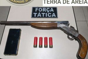 Preso homem que ameaçava pessoas com arma em Terra de Areia